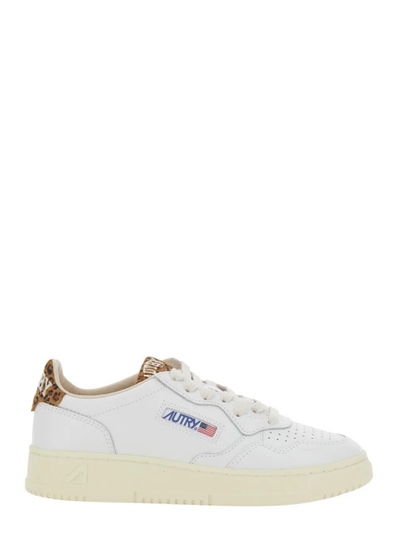 Sneakers 'Medalist' White Low Top Sneaker with Logo Patch on Tongue and Leopard Motif in Leather Women