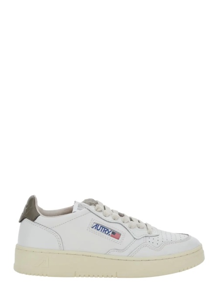Sneakers 'Medalist' White Low Top Sneakers with Logo Patch on the Tongue in Leather for Women
