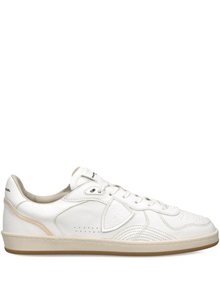 Sneakers & Slip-On