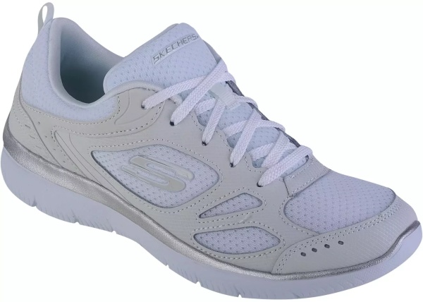 Sneakers Summits Suited