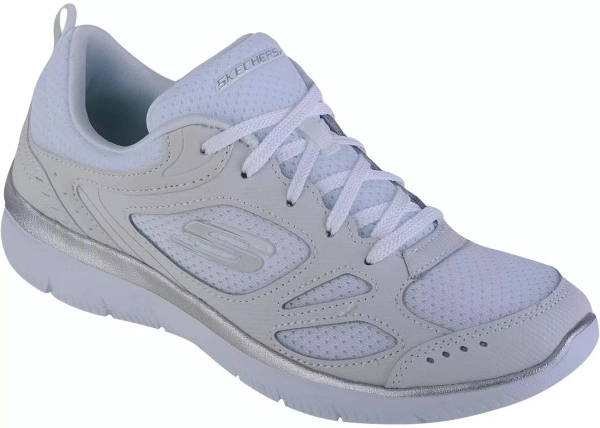 Sneakers Summits Suited