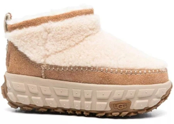 Bocanci UGG Boots*