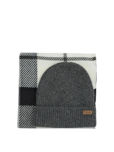 Caciula "Pendle" beanie and "Blair" scarf set.