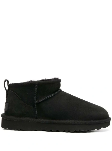 Botine Boots 'CLASSIC ULTRA MINI' Black with Logo and Pull-tab on the Heel in Suede Women