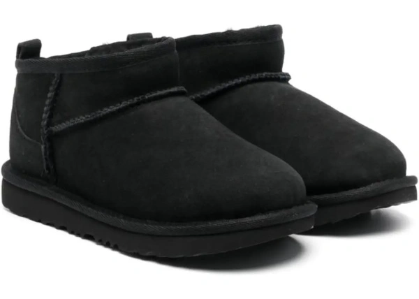 Ghete Boot "Classic Ultra Mini"