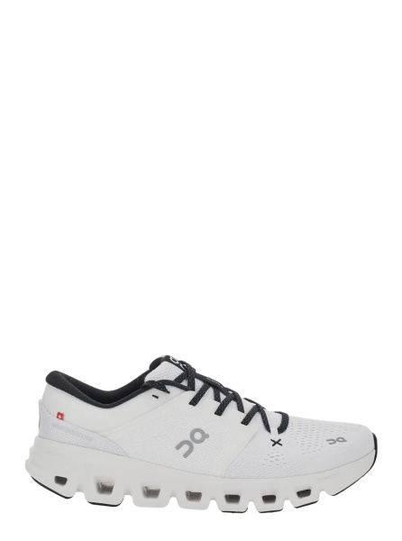 Sneakers 'Cloud X5' White Sneakers with contrasting details and logo on the side in tech fabric for men