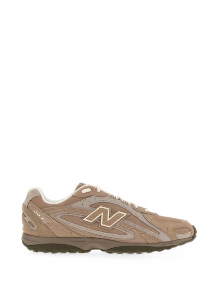 Sneakers New Balance neutri din piele intoarsa