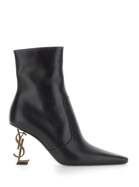 Botine 'VICKY' brown Boots with pointed design and heel with logo in leather for women