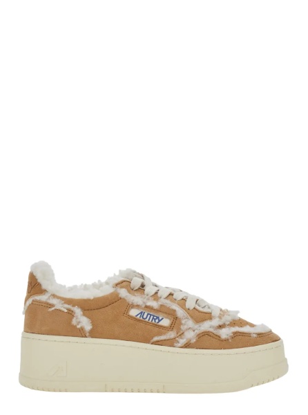Sneakers Beige sneakers with platform heel and logo patch in suede for women
