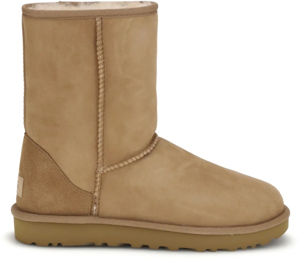 Bocanci Classic Short suede Boots
