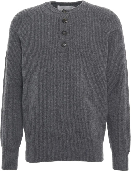 Pulover Sweater with button closure