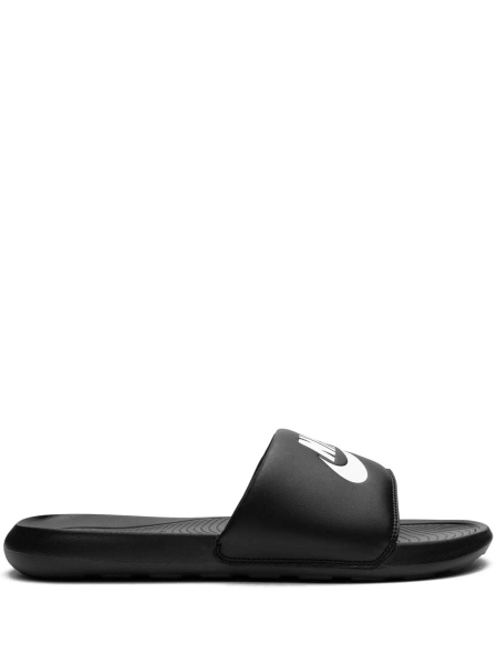 Slapi Nike negri din alte materiale