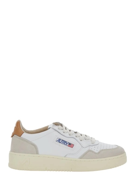 Sneakers 'Medalist' White Low Top Sneakers with Logo Patch on the Tongue in Leather for Women