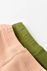 Set 2 pantaloni bebe unisex din bumbac organic si modal - Verde/Blush, BabyCosy (Marime: 3-6 Luni) - Img 3