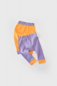 Set 2 pantaloni Ribana Bebe Unisex din bumbac organic si 5%elastan - Galben/Mov BabyCosy (Marime: 6-9 luni) - Img 2