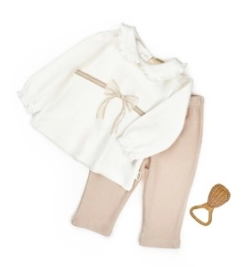 Set bluză cu volănaș și pantalonași, Bow, BabyCosy, 100%bumbac organic (Marime: 6-9 luni)