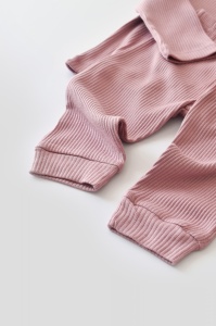 Set bluzita cu maneca lunga si pantaloni lungi din bumbac organic si modal - Roz BabyCosy (Marime: 3-6 Luni) - Img 3