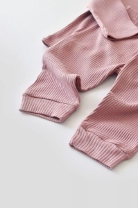 Set bluzita cu maneca lunga si pantaloni lungi din bumbac organic si modal - Roz BabyCosy (Marime: 3-6 Luni) - Img 3