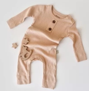 Salopeta cu maneca lunga si pantaloni lungi din bumbac organic si modal - Somon BabyCosy (Marime: 0-3 Luni) - Img 1