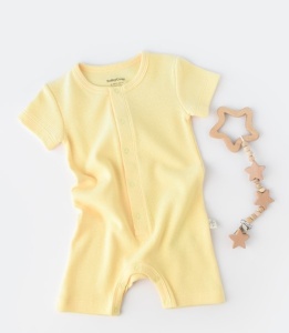 Salopeta cu pantaloni scurti - 100% bumbac organic - Galben, BabyCosy (Marime: 12-18 Luni) - Img 2