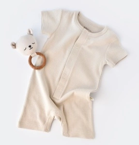 Salopeta cu pantaloni scurti - 100% bumbac organic - Stone, BabyCosy (Marime: 12-18 Luni) - Img 2