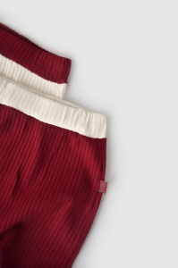 Set 2 pantaloni Ribana Bebe Unisex din bumbac organic si 5%elastan - Ecru/Bordo, BabyCosy (Marime: 9-12 luni) - Img 2