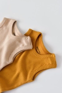 Set de 2 body-uri fara maneci din bumbac organic si modal - Mustar/Somon BabyCosy (Marime: 12-18 Luni) - Img 3