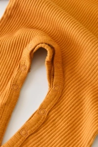 Salopeta cu maneca lunga si pantaloni lungi din bumbac organic si modal - Mustar BabyCosy (Marime: 18-24 Luni) - Img 2