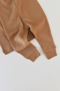 Set 3 piese: bluzita cu maneca lunga, pantaloni lungi si caciulita din bumbac organic si modal - Maro, BabyCosy (Marime: 12-18 Luni) - Img 3
