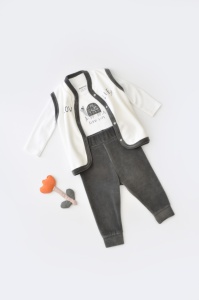 Set 3 piese Broscuta cu body, pantalonasi si vestuta din 80%bumbac organic si 20% poliester - Antracit, BabyCosy (Marime: 12-18 Luni)