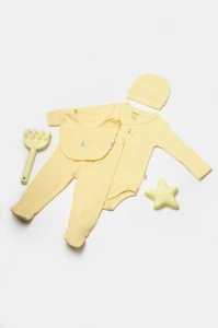 Set 4 piese:body, pantaloni, baveta si caciulita Bamboo, galben, BabyCosy, 50% bumbac+50%bambus (Marime: 6-9 luni)