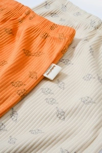 Set 2 pantalonasi Printed, BabyCosy, 50% modal+50% bumbac, Stone/Apricot (Marime: 3-6 Luni) - Img 3