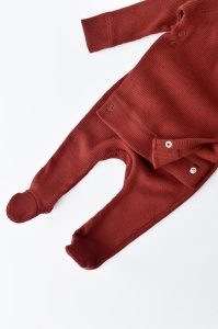 Set 4 piese: bluza, pantaloni, caciulita si manusi din bumbac organic si modal - Caramiziu, BabyCosy (Marime: 0-3 Luni) - Img 3
