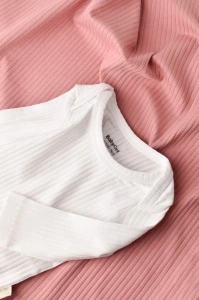 Body Bebe Unisex cu maneca lunga din 95% bumbac organic cu 5% elastan - Alb, BabyCosy (Marime: 9-12 luni) - Img 2