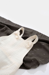 Salopeta de vara cu pantaloni lungi din muselina, BabyCosy, 100%bumbac, ecru (Marime: 3-6 Luni) - Img 3