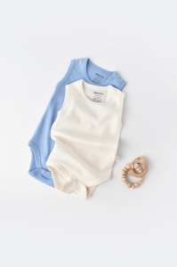 Set 2 body-uri fara maneci bebe unisex -100% bumbac organic - Ecru/Bleu, BabyCosy (Marime: 9-12 luni) - Img 1