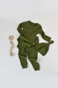 Set 3 piese: body cu maneca lunga, pantaloni lungi si caciulita din bumbac organic si modal - Verde, BabyCosy (Marime: 3-6 Luni)