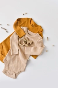 Set de 2 body-uri cu maneca lunga din bumbac organic si modal - Mustar/Somon BabyCosy (Marime: 12-18 Luni) - Img 3