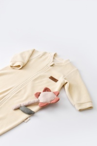 Salopeta cu maneca lunga si fermoar din 80%bumbac organic si 20% poliester -Crem, BabyCosy (Marime: 9-12 luni) - Img 2