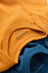 Set 2 body-uri bebe unisex din bumbac organic si modal - Bleumarin/Sofran, BabyCosy (Marime: 3-6 Luni) - Img 3