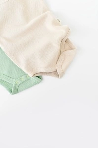 Set 2 body-uri fara maneci bebe unisex -100% bumbac organic - Mint/Stone, BabyCosy (Marime: 6-9 luni) - Img 3