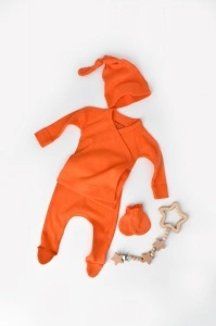 Set 4 piese: bluza, pantaloni, caciulita si manusi din bumbac organic si modal - Rodie, BabyCosy (Marime: 0-3 Luni)