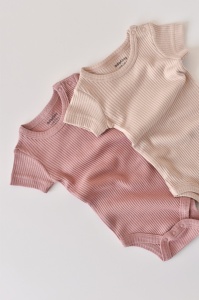 Set de 2 body-uri cu maneca scurta din bumbac organic si modal - Roz/Blush BabyCosy (Marime: 12-18 Luni) - Img 3