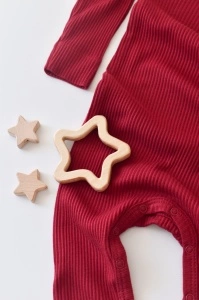 Salopeta cu maneca lunga si pantaloni lungi din bumbac organic si modal - Rosu BabyCosy (Marime: 3-6 Luni) - Img 3
