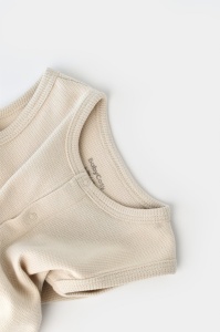 Salopeta fara maneci si pantaloni scurti - 100% bumbac organic - Stone, BabyCosy (Marime: 18-24 Luni) - Img 2