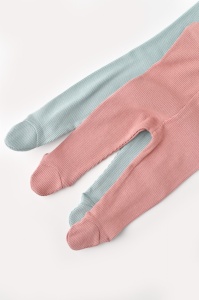Set 2 pantaloni cu botosei bebe unisex din bumbac organic si modal - Mint/Rose, BabyCosy (Marime: 6-9 luni) - Img 2