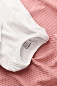Body Bebe Unisex cu maneca lunga din 95% bumbac organic cu 5% elastan - Alb, BabyCosy (Marime: 9-12 luni) - Img 3