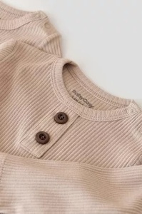 Salopeta cu maneca lunga si pantaloni lungi din bumbac organic si modal - Blush BabyCosy (Marime: 6-9 luni) - Img 2