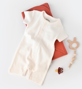 Salopeta cu pantaloni scurti - 100% bumbac organic - Ecru, BabyCosy (Marime: 9-12 luni) - Img 2