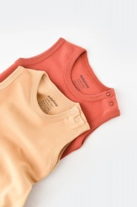 Set 2 body-uri fara maneci bebe unisex -100% bumbac organic - Mustar/ Scortisoara, BabyCosy (Marime: 3-6 Luni) - Img 3